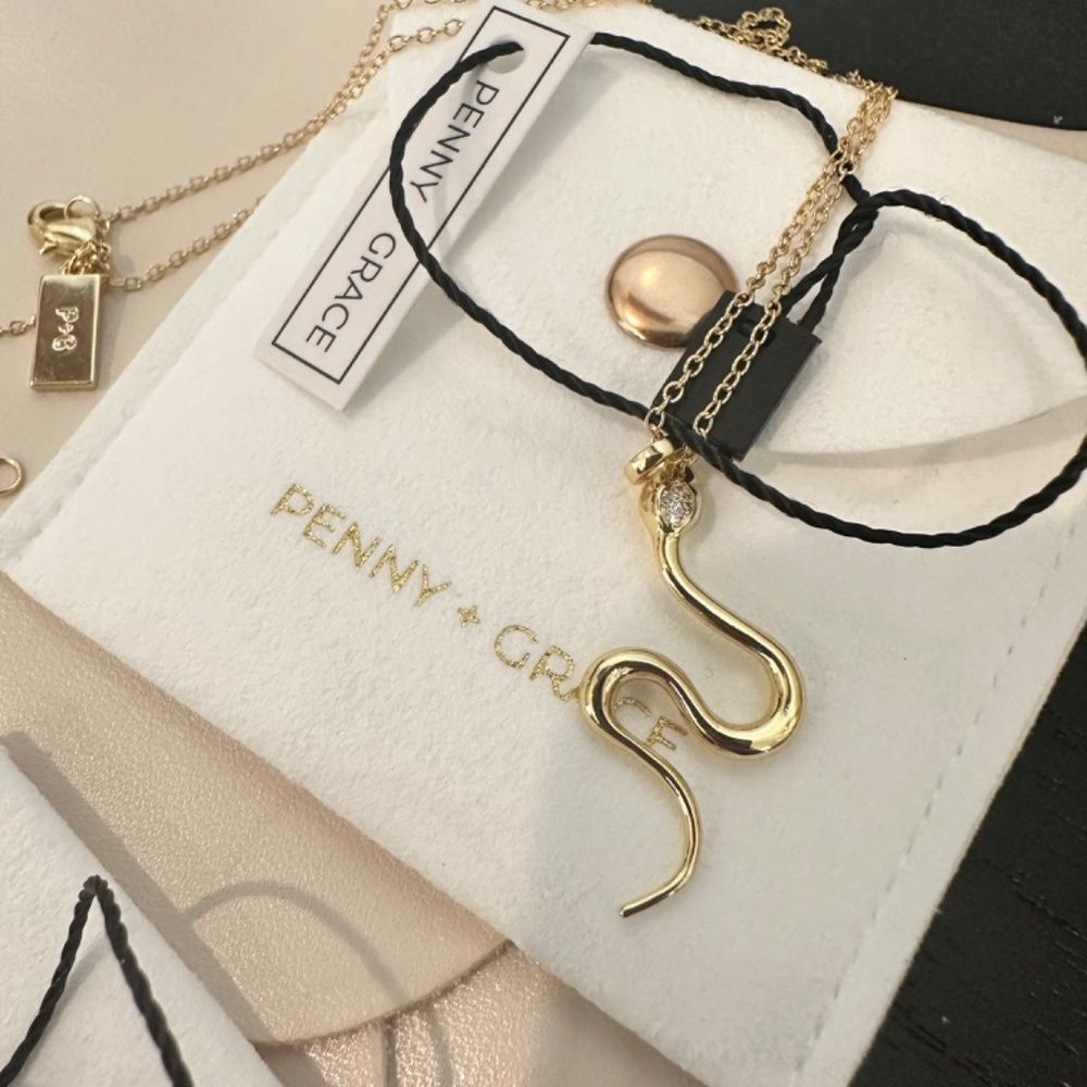 NWT Penny + Grace Gold Snake Rhinestone Snake Ring Bracelet Necklace Set - Picture 4 of 5